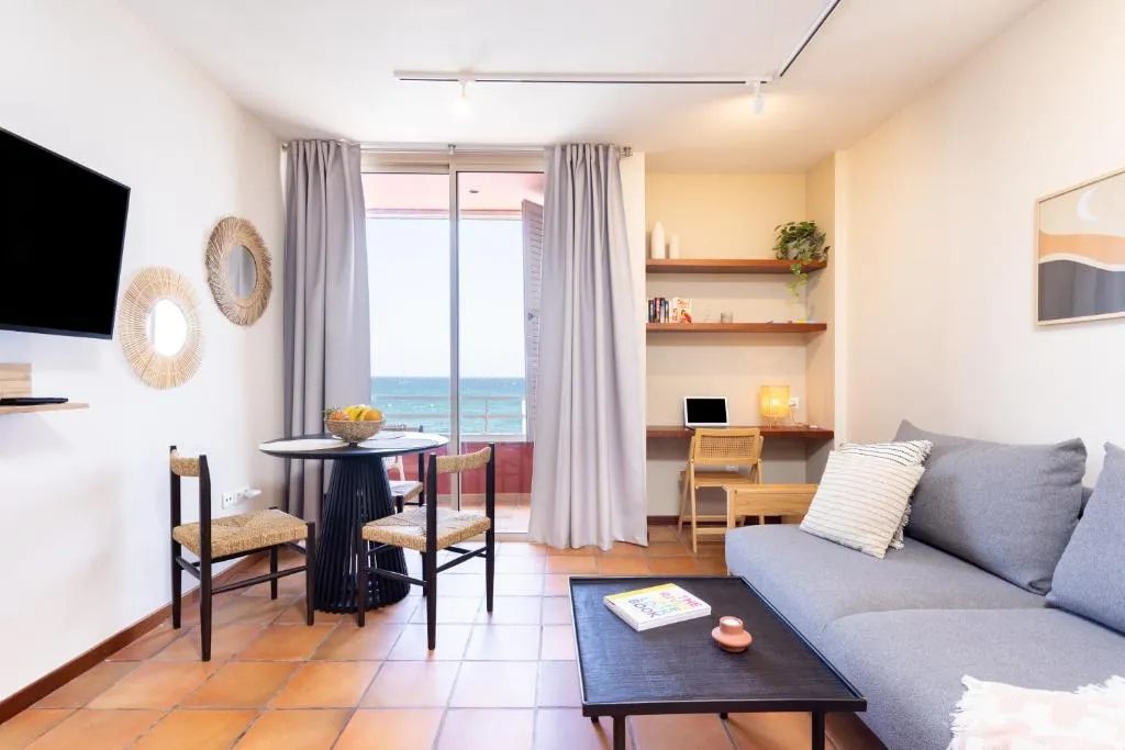 Image of Amazing Beachfront Property CASA CORINA I