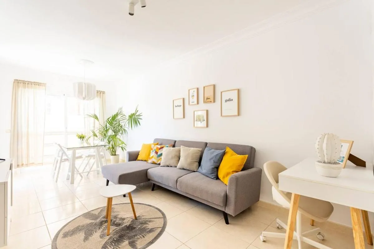 Image 4 of Amplio y cómodo apartamento en Callao Salvaje.