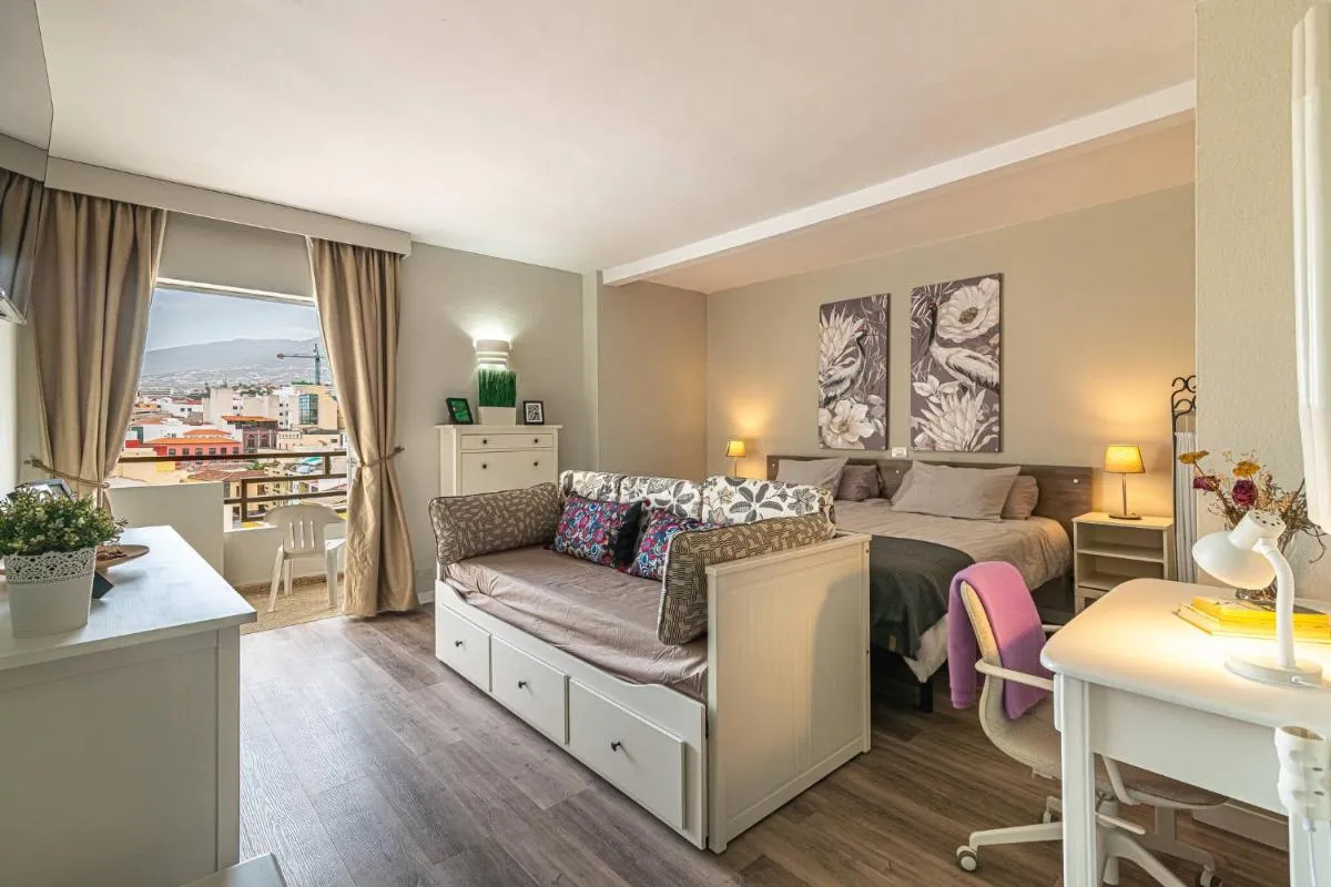 Image 2 of Apartamento en Puerto de la Cruz con vistas a la ciudad by Alterhome