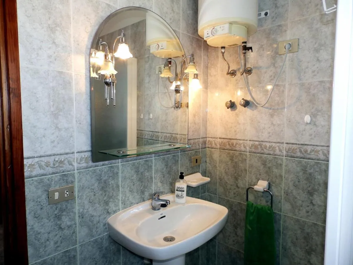 Image 2 of Apartamentos Medano – Casa Playa