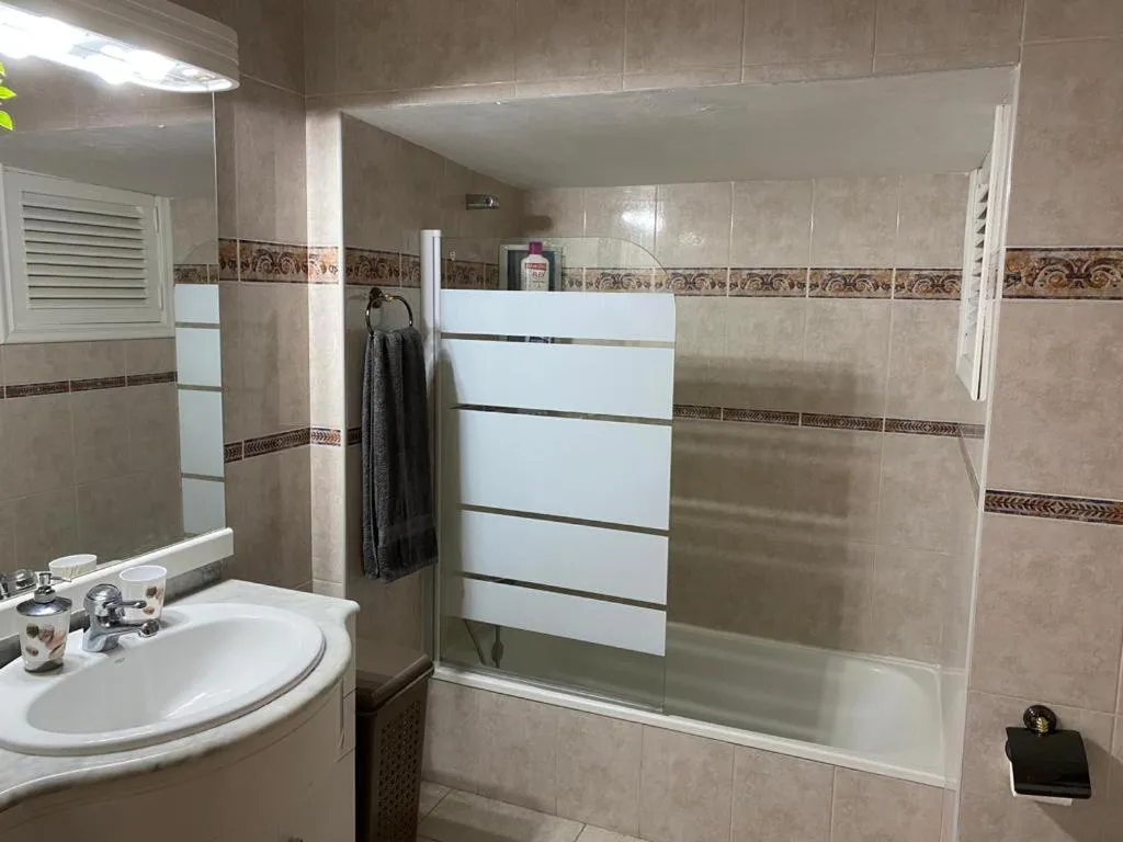 Image 2 of Apartamentos playa chica / playa las gaviotas