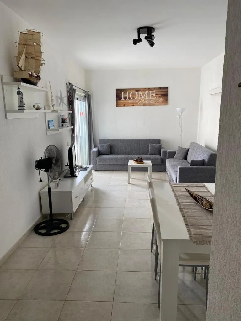 Image 3 of Apartamentos playa chica / playa las gaviotas