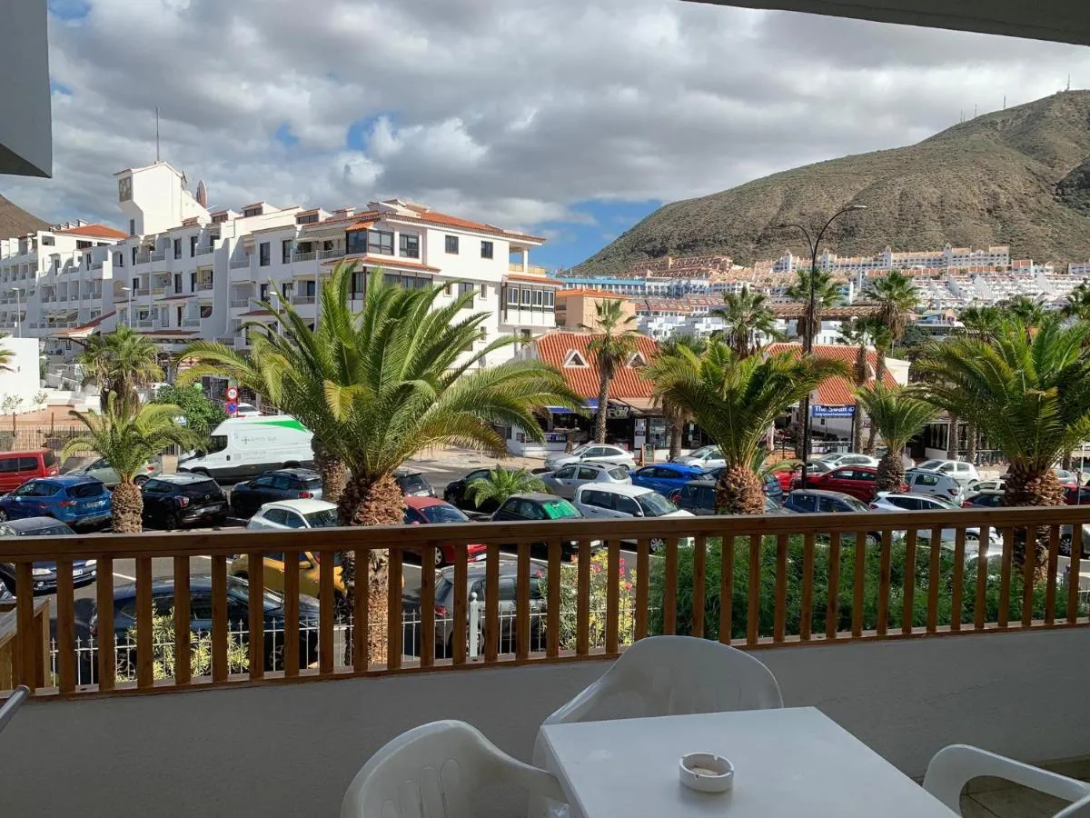 Image 6 of Apartment – May Flowers