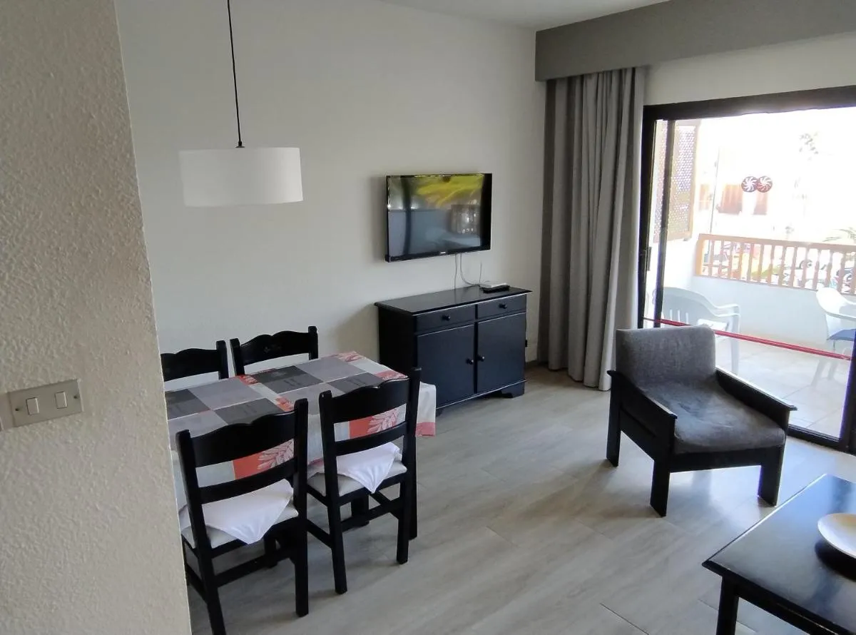 Image 5 of Apartment – May Flowers