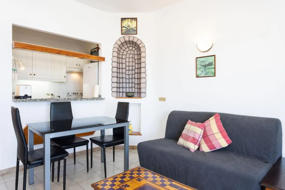 Image 4 of Apartment with beach at 50 meters, swimming pool and wonderful oceansunset view