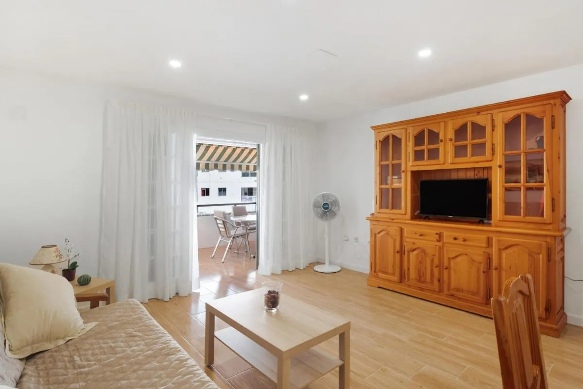 Image 4 of Apto Tomasol