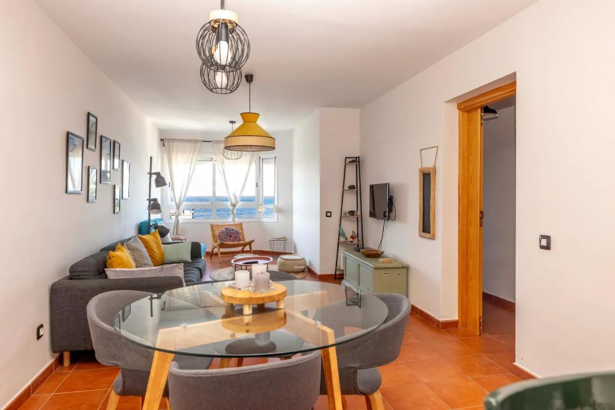 Image 3 of Artistic beachfront apartment