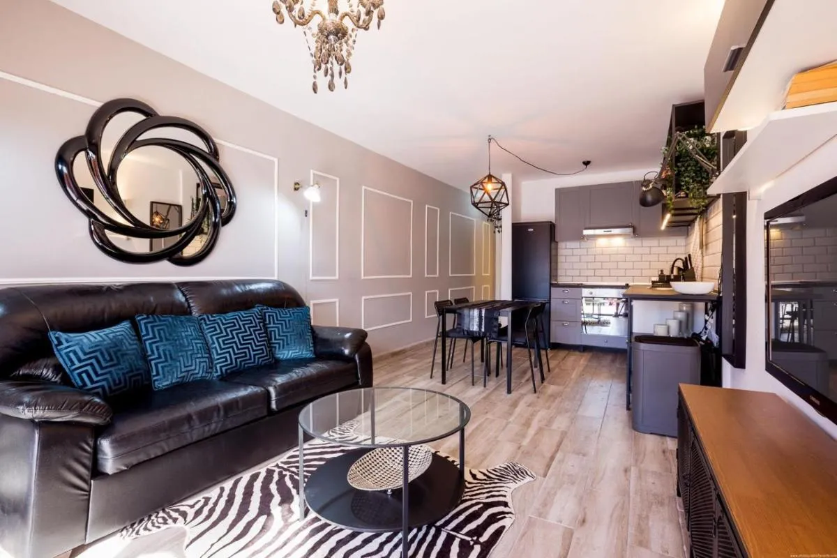 Image 1 of Beachfront Bliss – Tenerife Royal Gardens