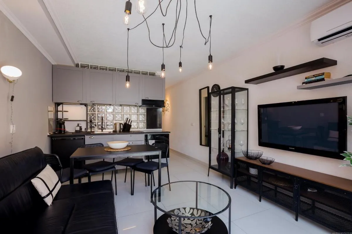 Image 4 of Beachfront Bliss – Tenerife Royal Gardens