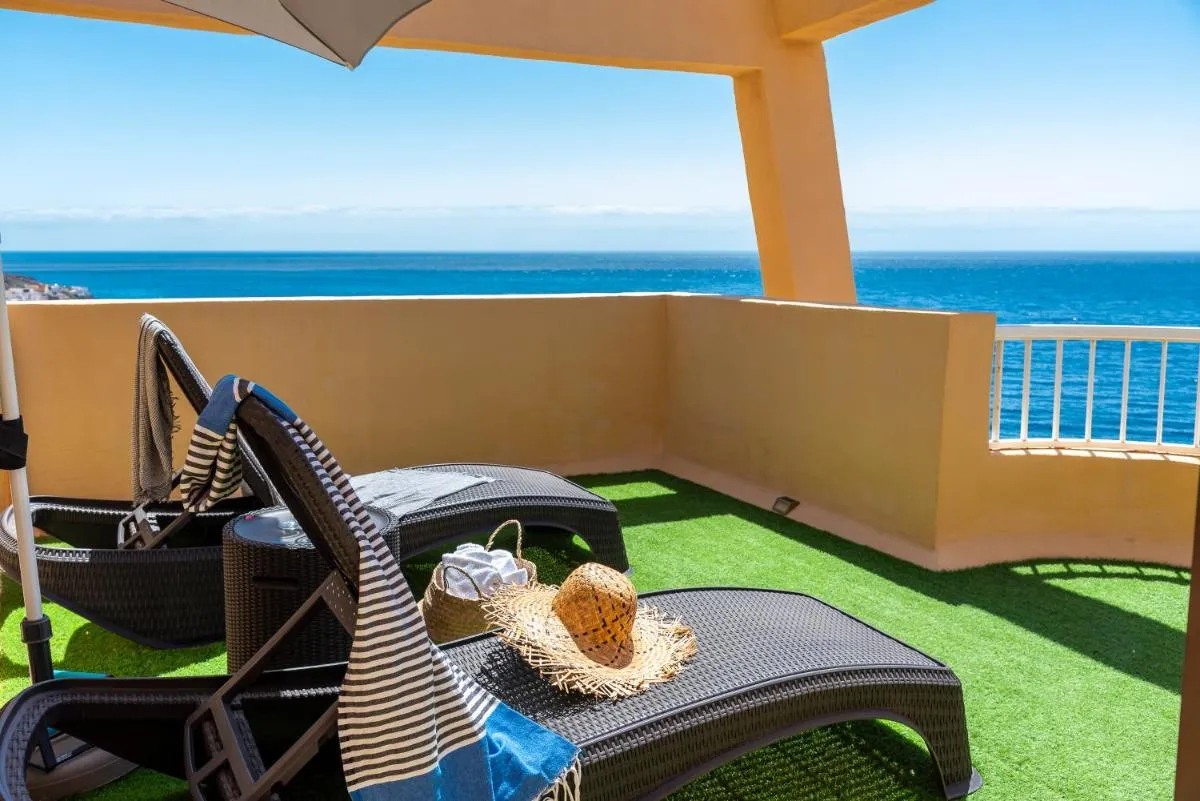 Image 6 of Beachfront triplex with swimming pool & parking