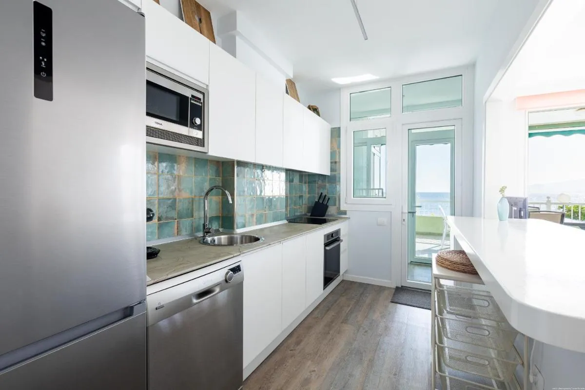 Image 2 of Beachfront with communal swimming pool and parking