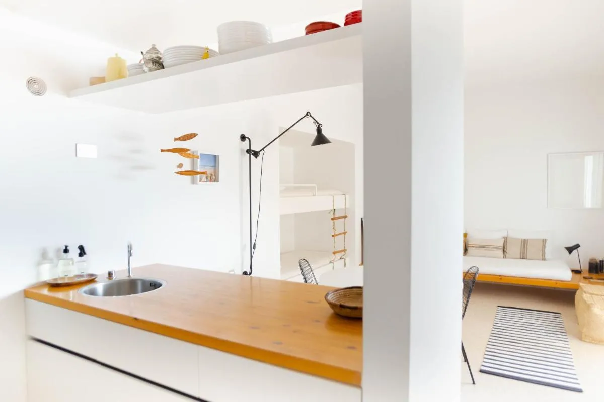 Image 2 of Beach hideaway apartment with modernist design