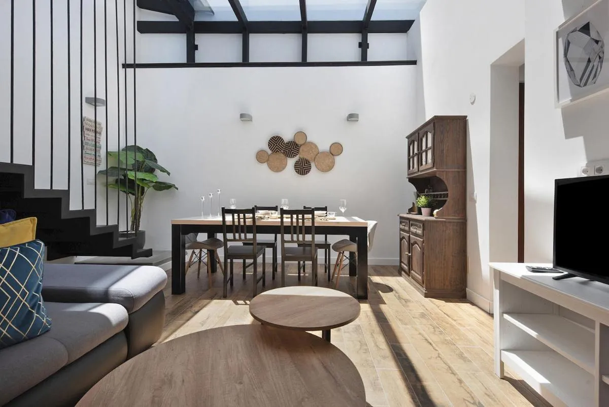 Image 4 of Bella Home