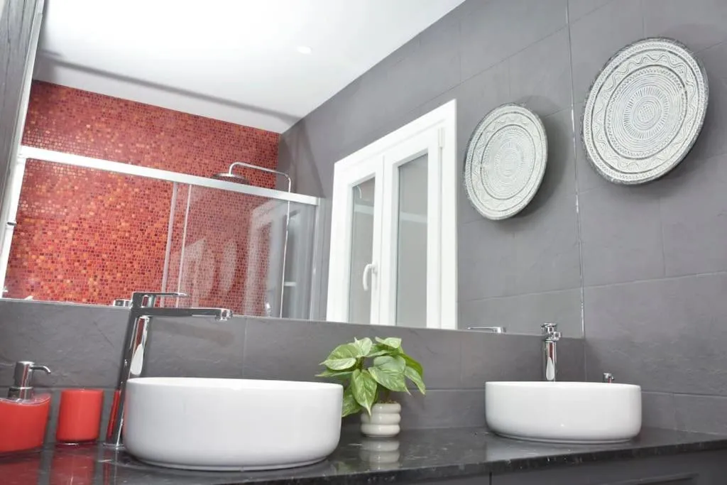 Image 2 of Bencomo Subset