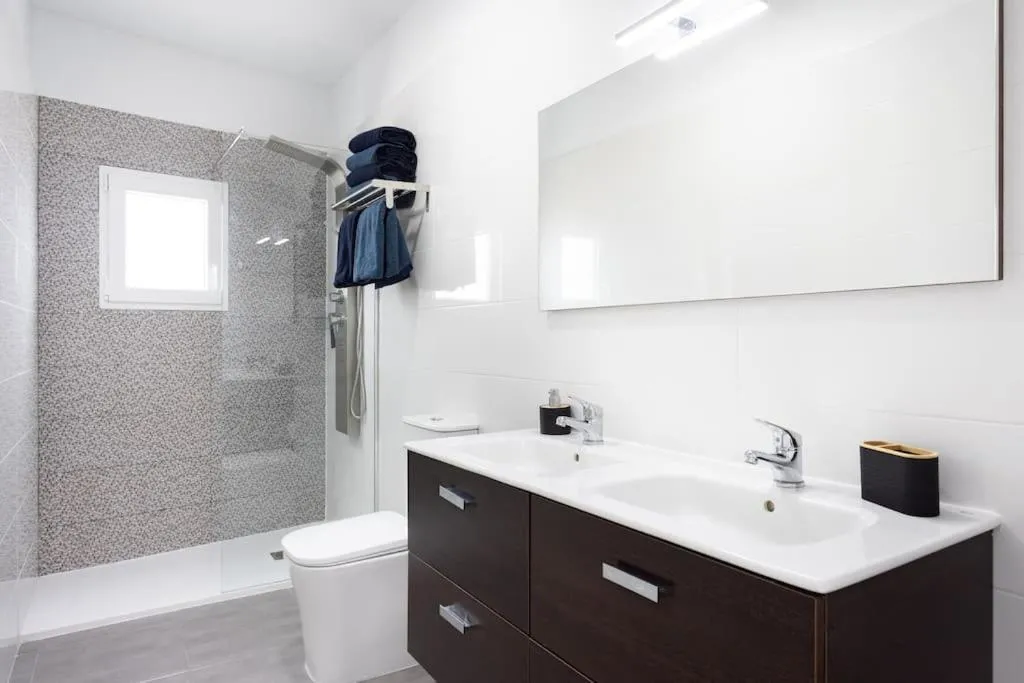 Image 2 of Bryson Home