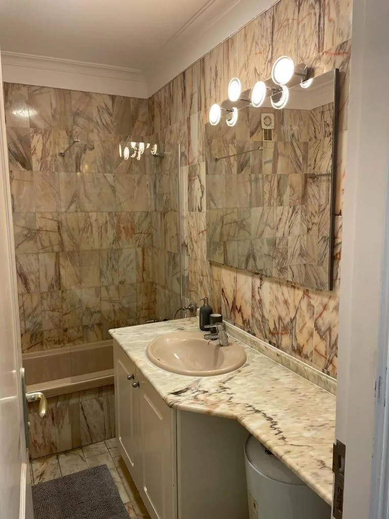 Image 3 of Buenavista The Blue Oyster