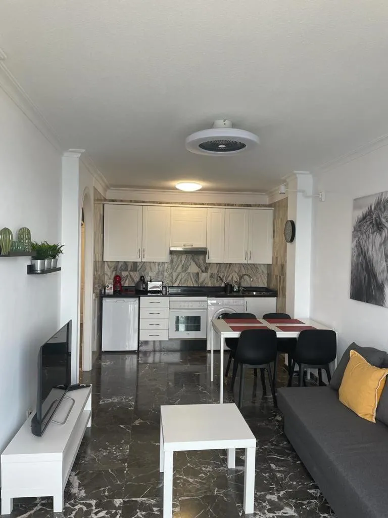 Image 4 of Buenavista The Blue Oyster