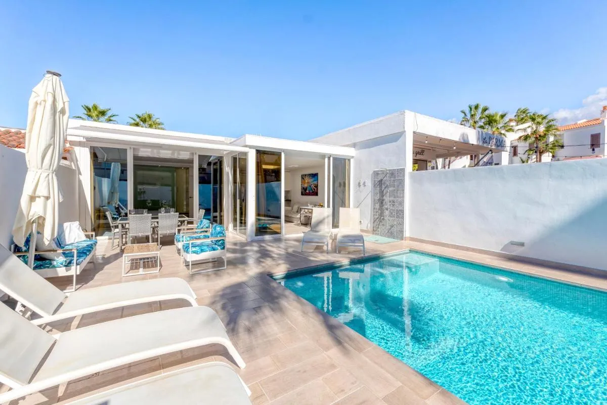 Image 3 of Bungalow with private pool