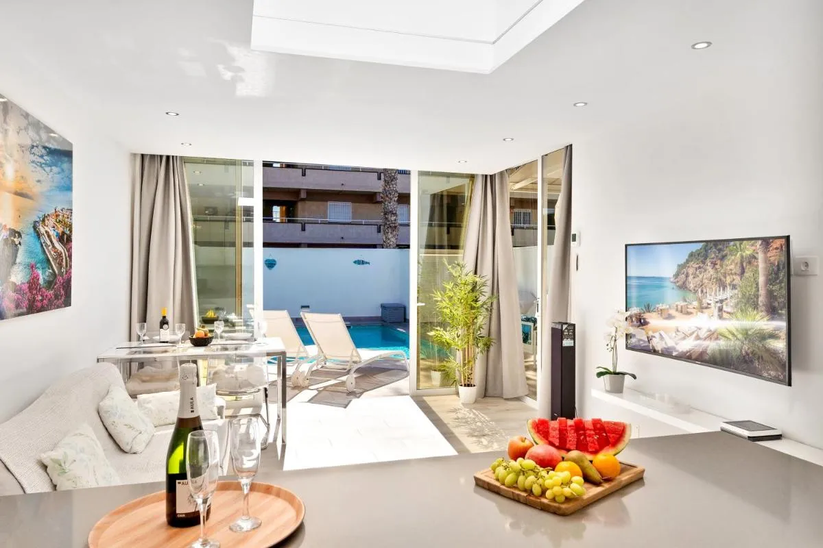 Image 4 of Bungalow with private pool