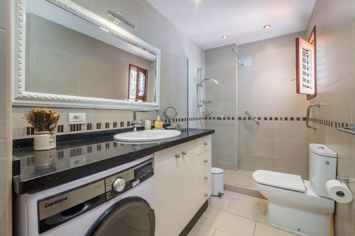 Image 2 of CARAMELLO – AC, cliffs & ocean view, fibre net, garage, tv channels