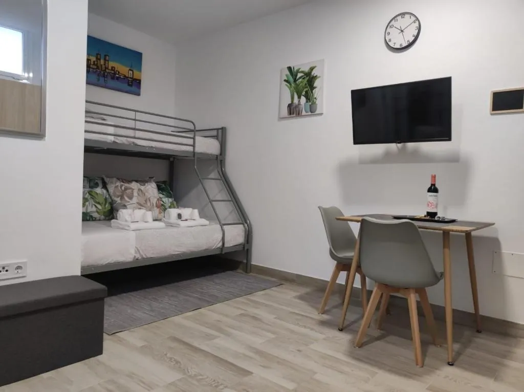 Image of CASA PIRÁMIDE 4 WIFI – Parking y Terraza Privada