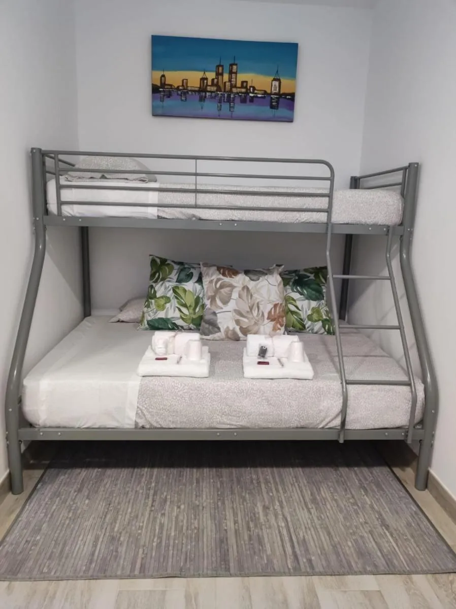 Image 3 of CASA PIRÁMIDE 4 WIFI – Parking y Terraza Privada