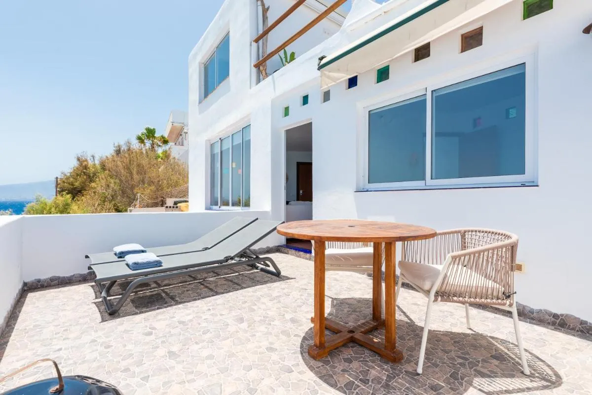 Image 5 of Canary casita next to the Atlantic Ocean