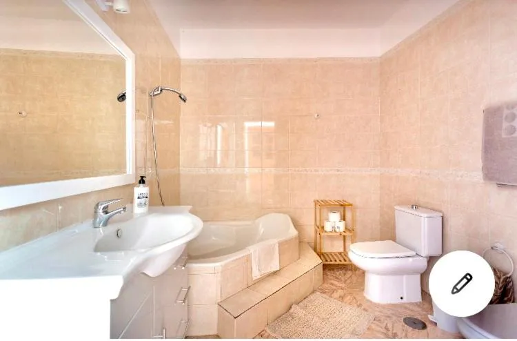 Image 2 of Casa Maruca