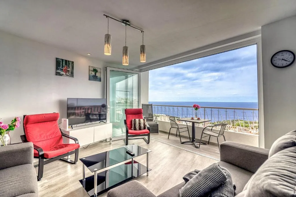 Image of Central Modern Apartment with Private parking & Ocean view & Coffee corner