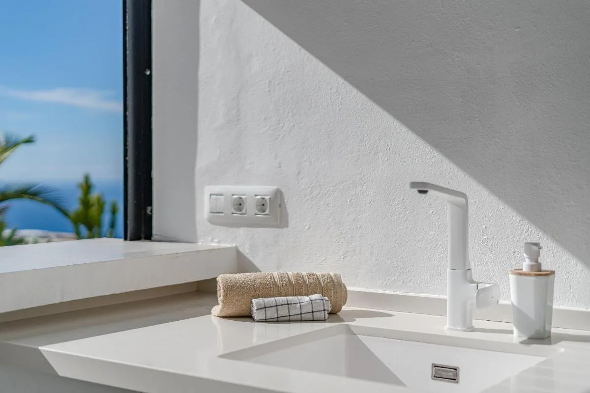 Image 2 of Cliff Haven Sea View Apartment – Adults Only