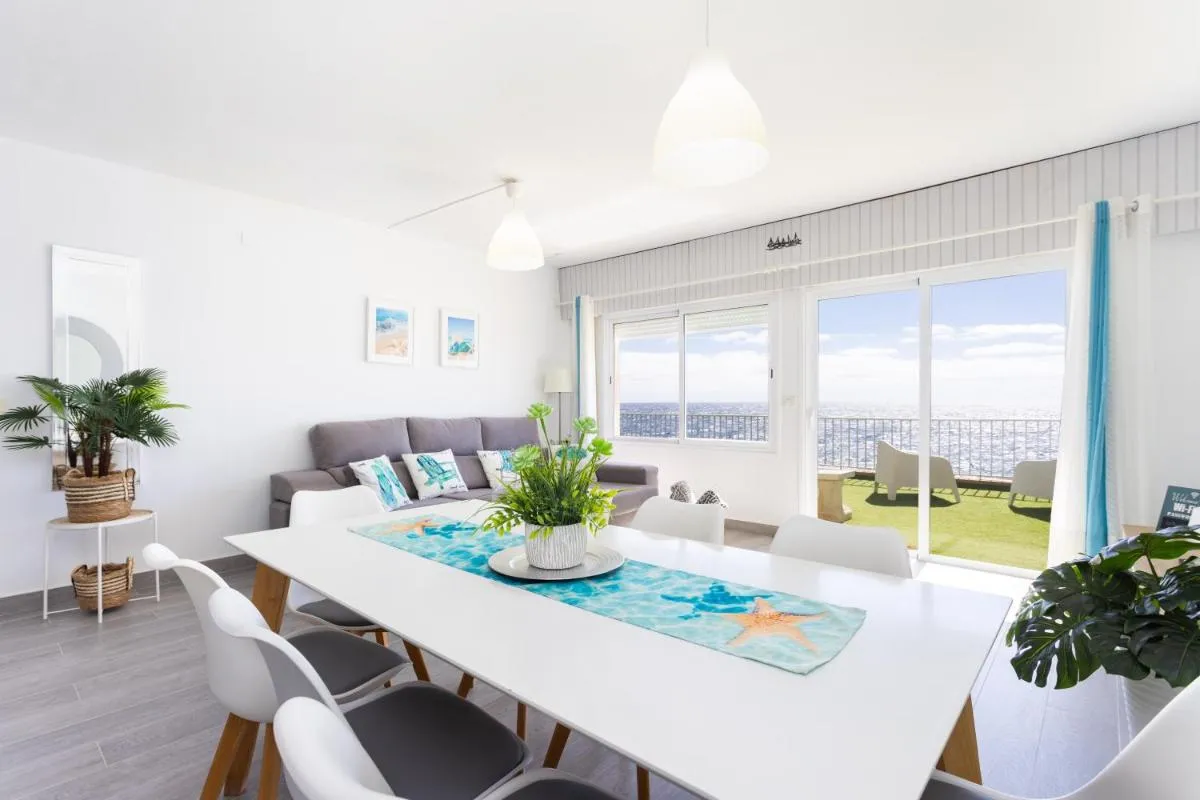 Image 4 of Coastal Dream with heated pool