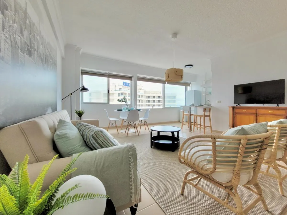 Image 2 of Coco y Palma