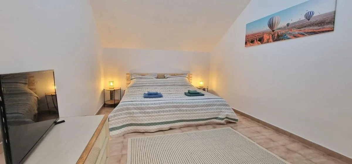 Image 1 of Cosy, 3 bedroom apartment, with heated pool and ocean view, Los Christianos, Arona