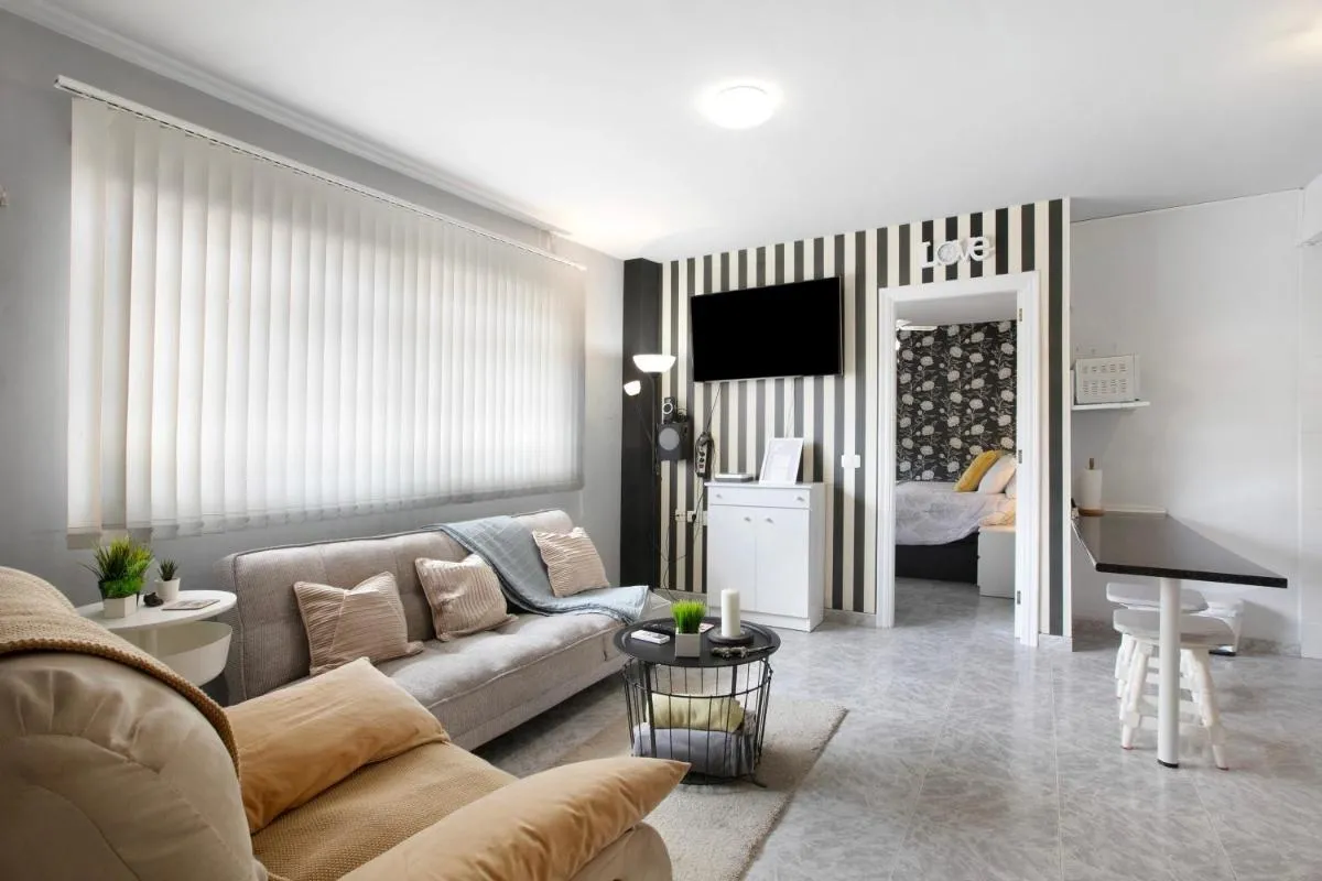 Image 4 of Cozy Fraile