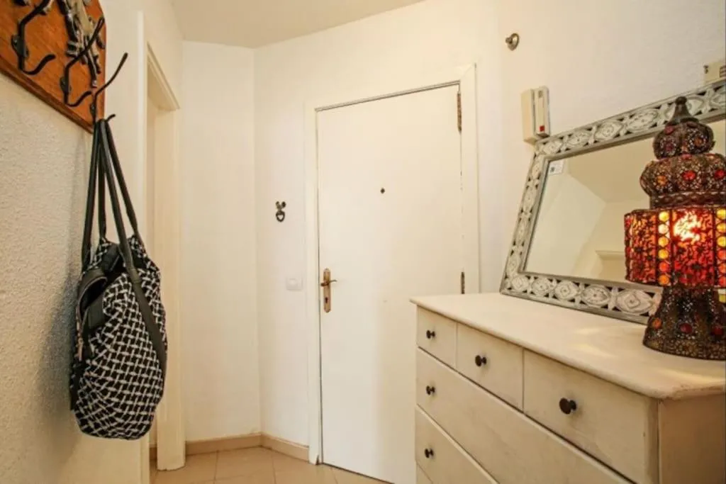 Image 2 of Cozy apartment near the sea with private parking