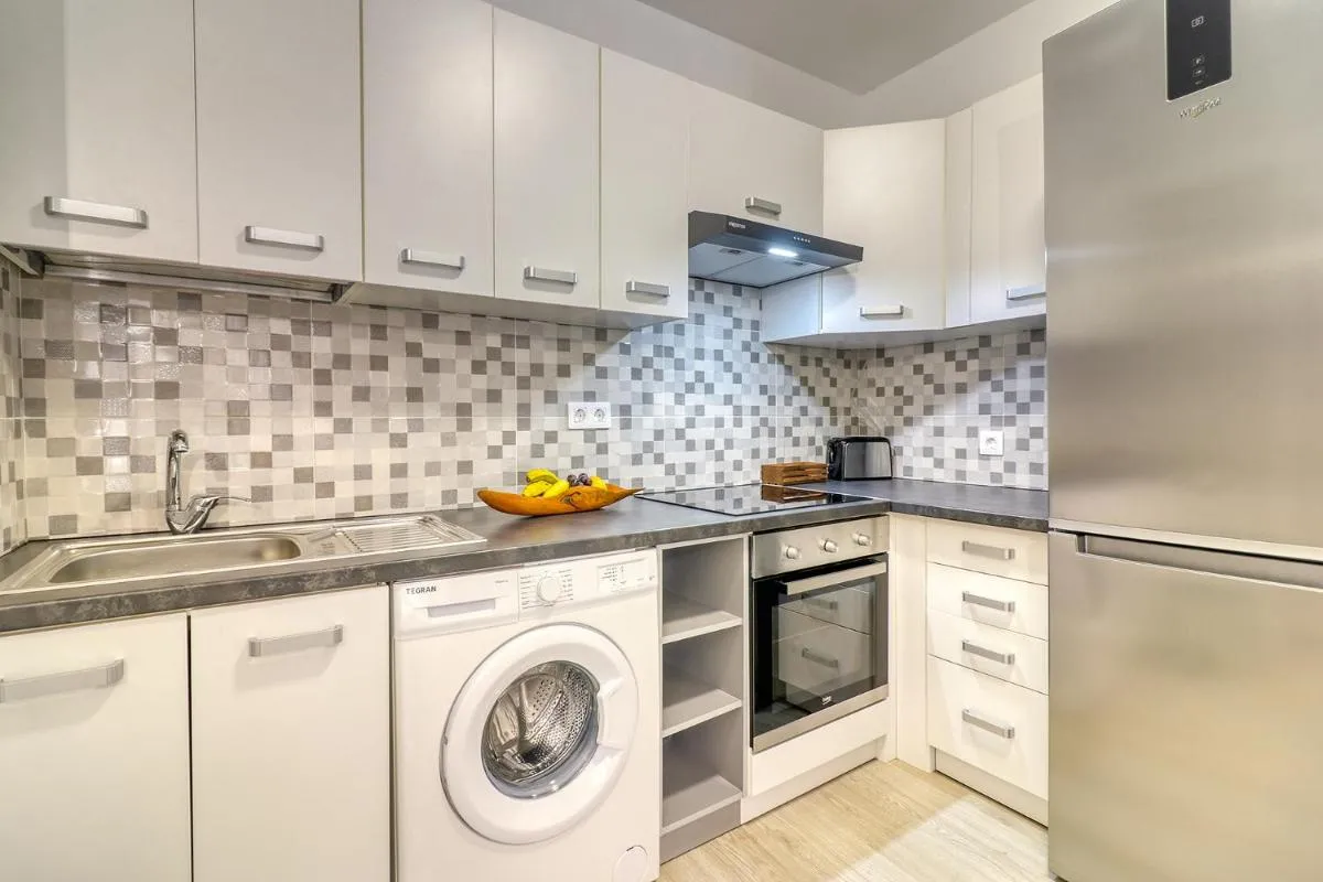 Image 5 of Cozy main square and beachfront 3-bedrooms apartment