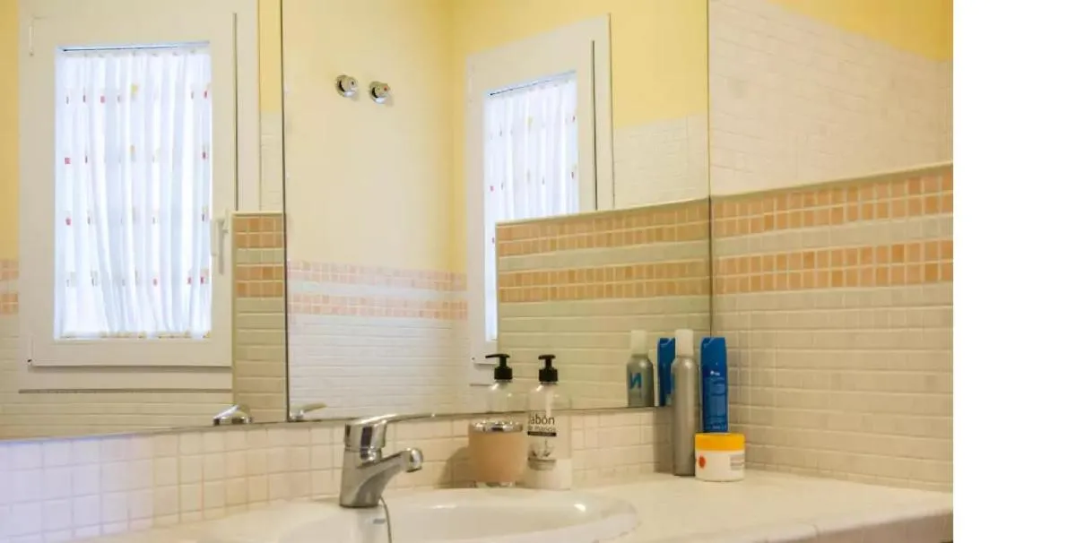 Image 2 of Crucero vista al mar A