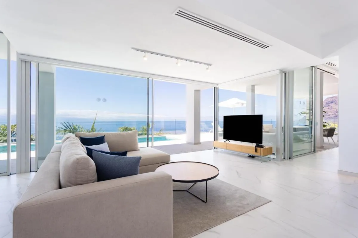 Image 5 of Crystal I Luxury Apartments by EnjoyaHome