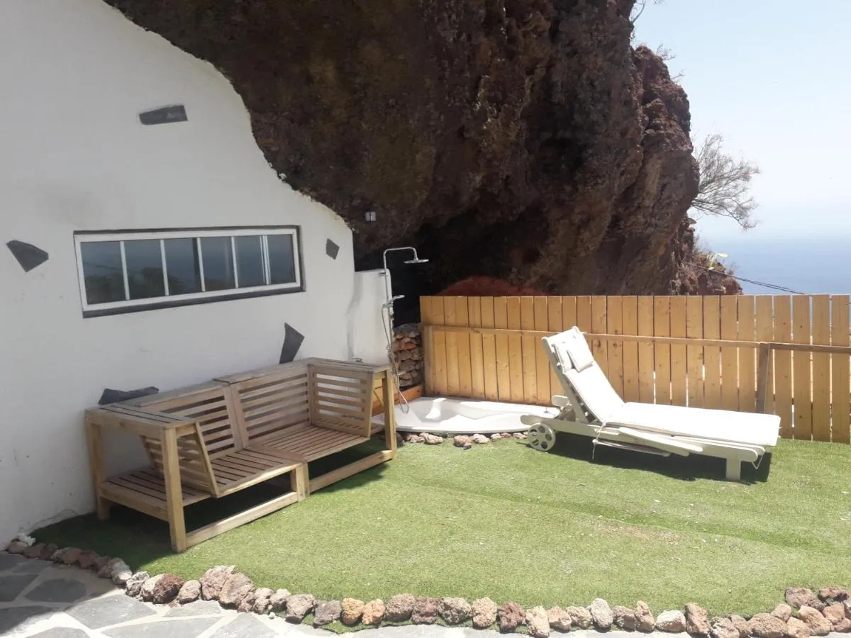 Image 5 of Cueva rural ” Old London ” with Jacuzzi and swimming pool
