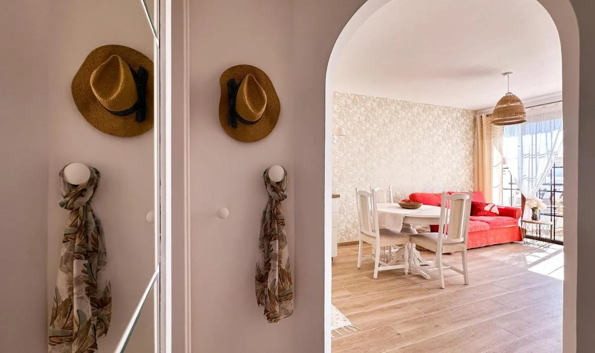 Image 6 of Diamond Roof