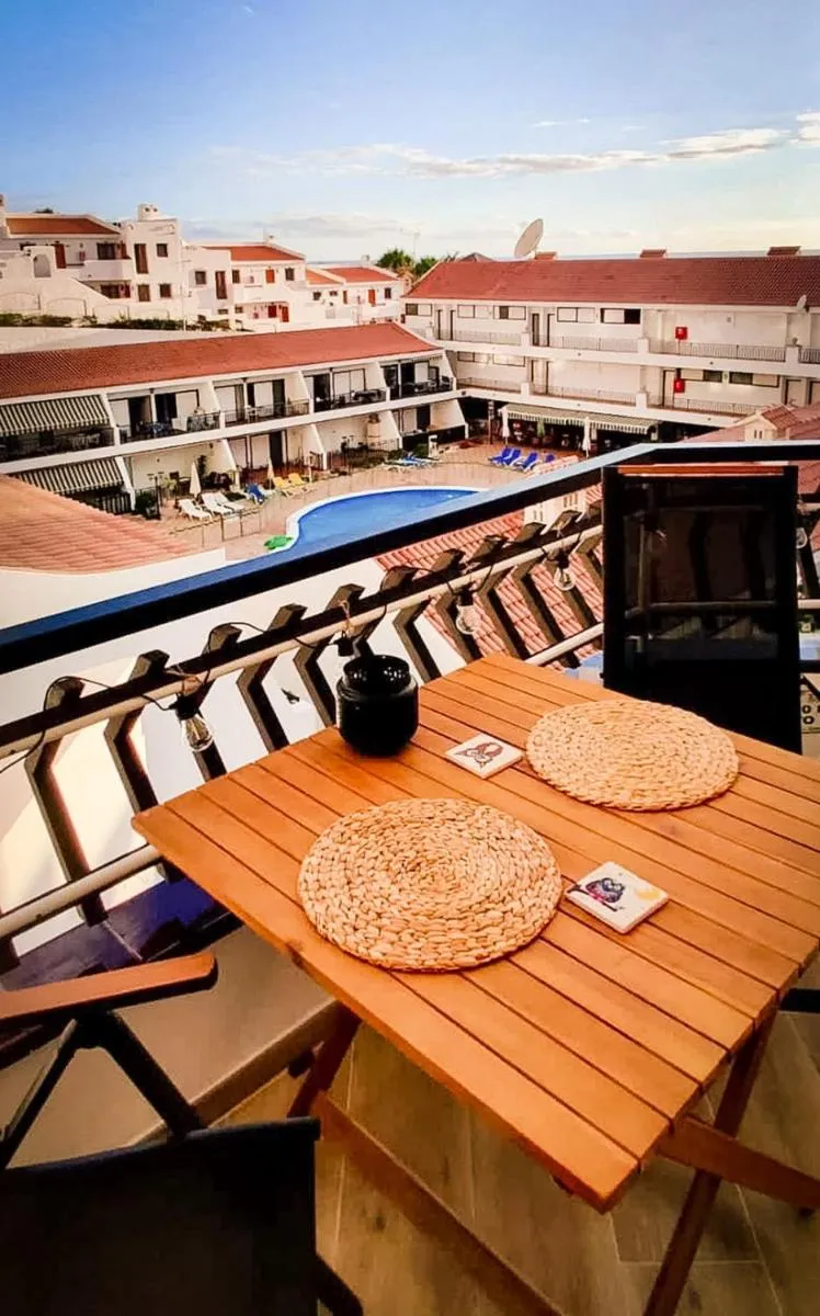 Image 3 of Diamond Roof