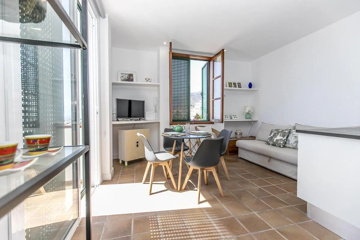 Image 4 of EDEN RENTALS Oceanfront Hideaway