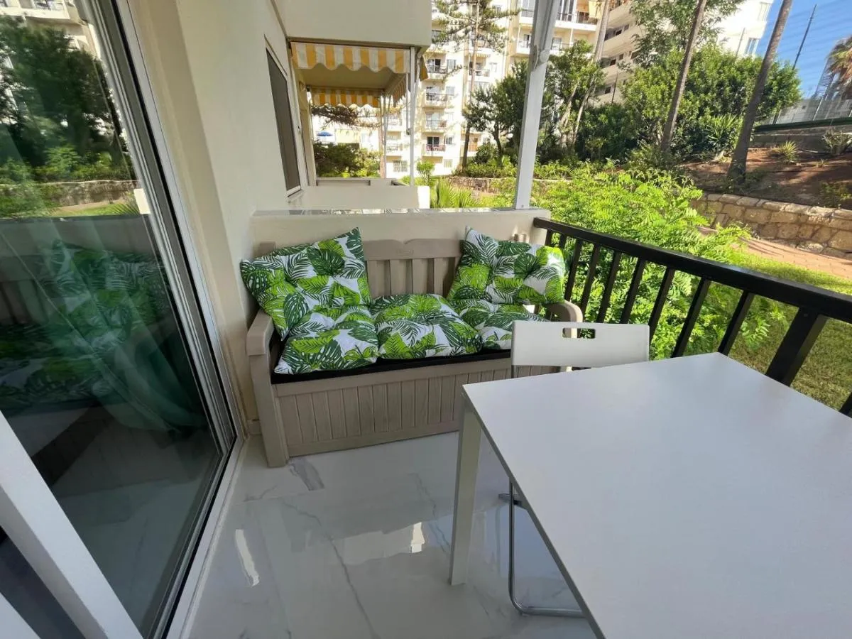 Image 2 of El Dorado – New Modern Apt