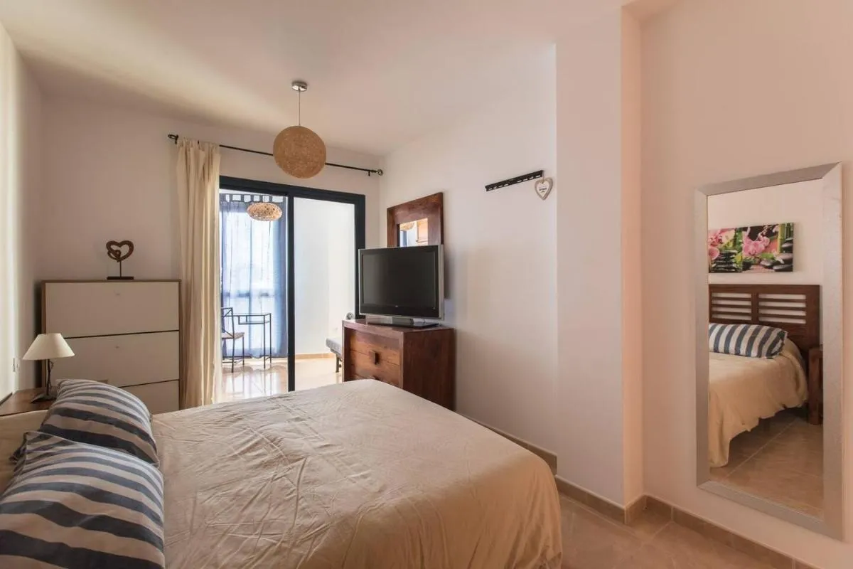 Image 6 of El Mirador: sea views from the shore