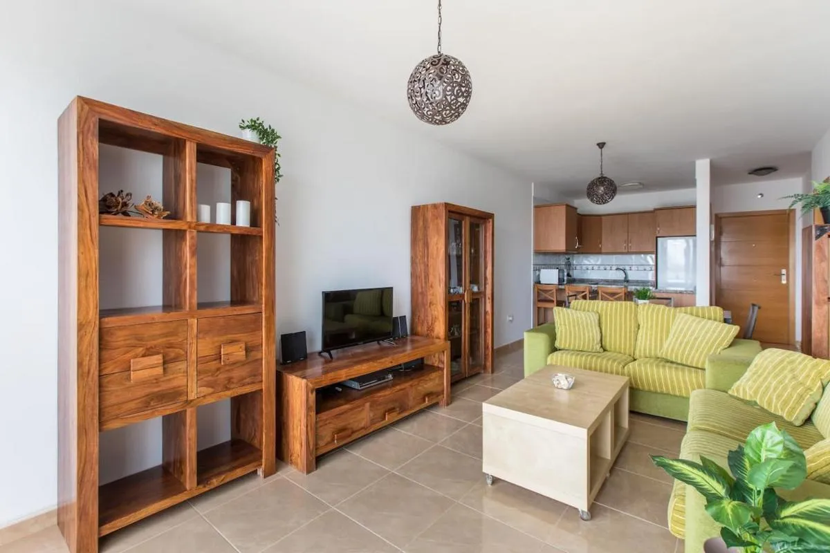 Image 2 of El Mirador: sea views from the shore