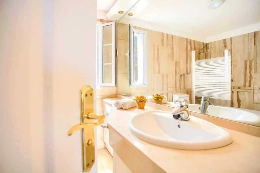 Image 2 of El Veril 84 Bahia del Duque