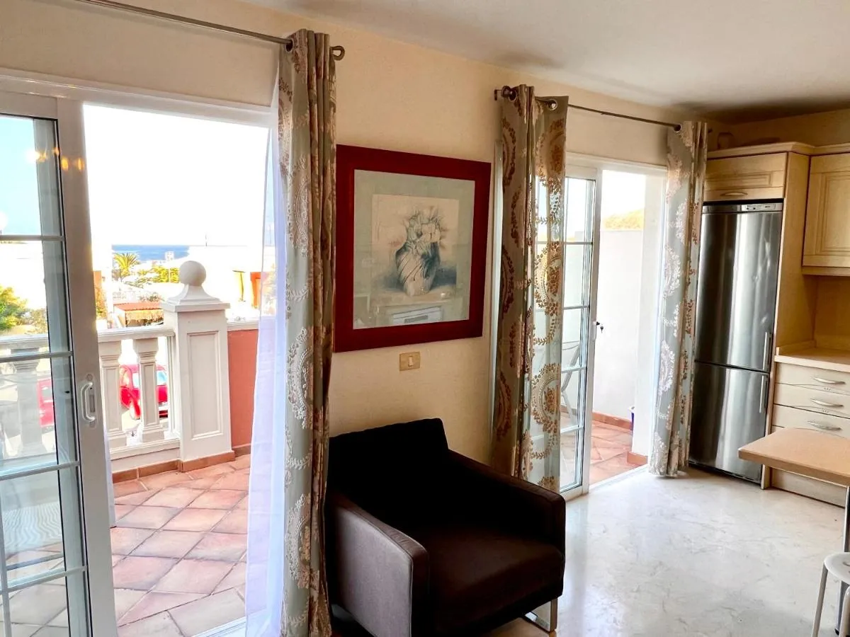 Image 1 of Elegant Palm Mar Apartment