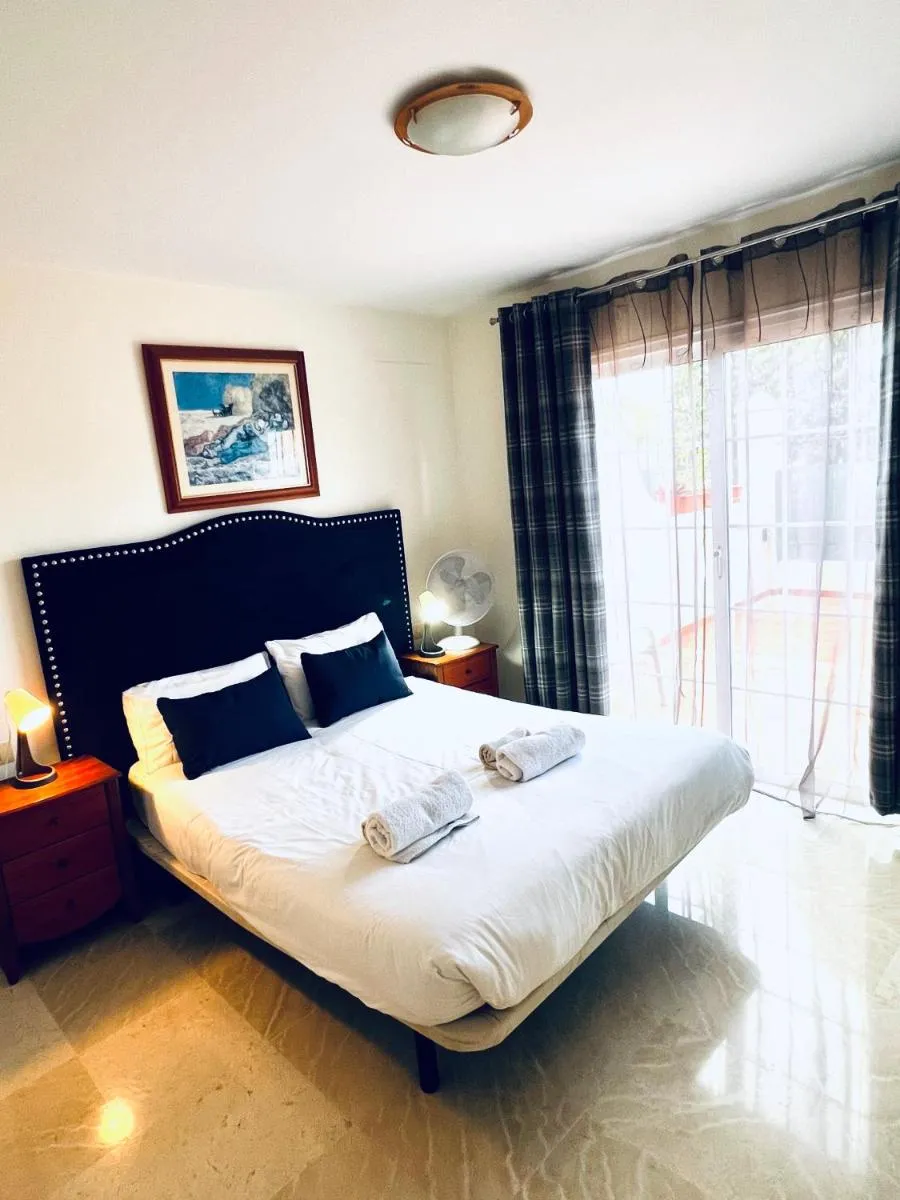 Image 4 of Elegant Palm Mar Apartment