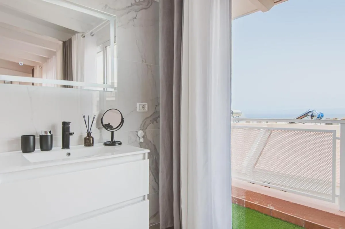 Image 2 of Elite Luxury Sunset