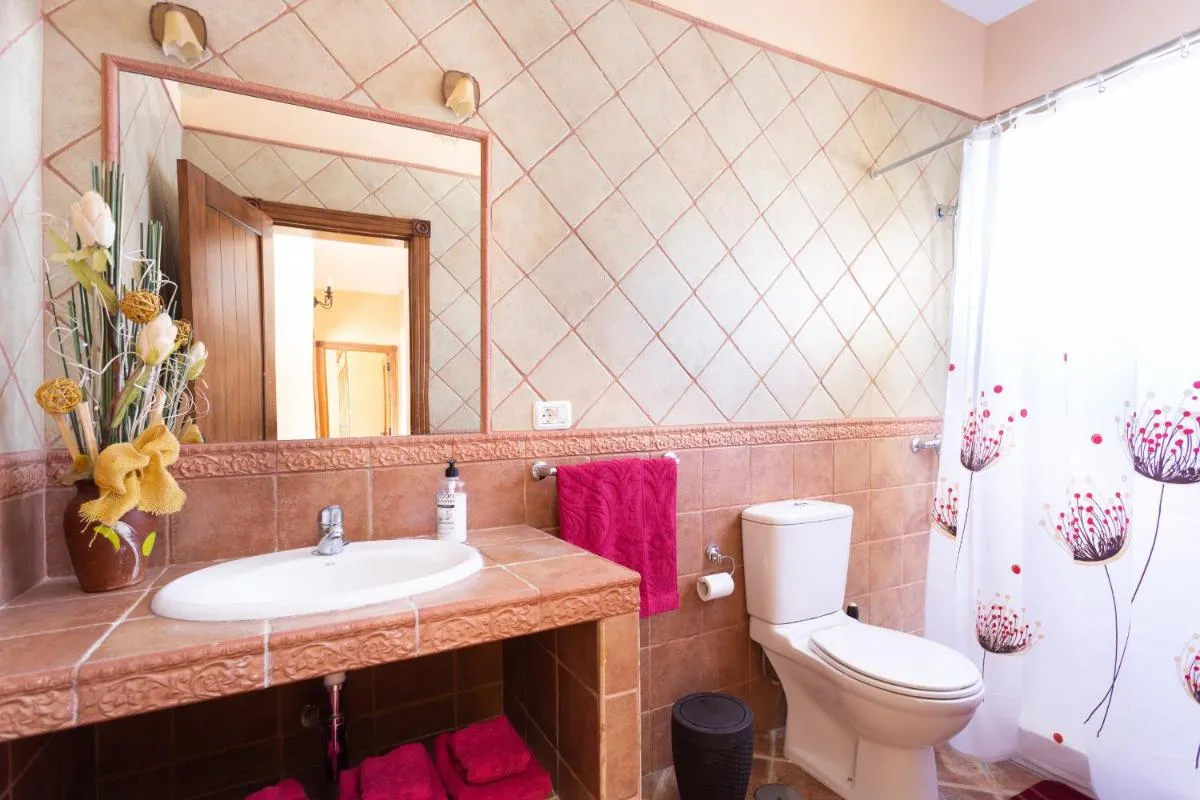 Image 2 of Finca Vinco